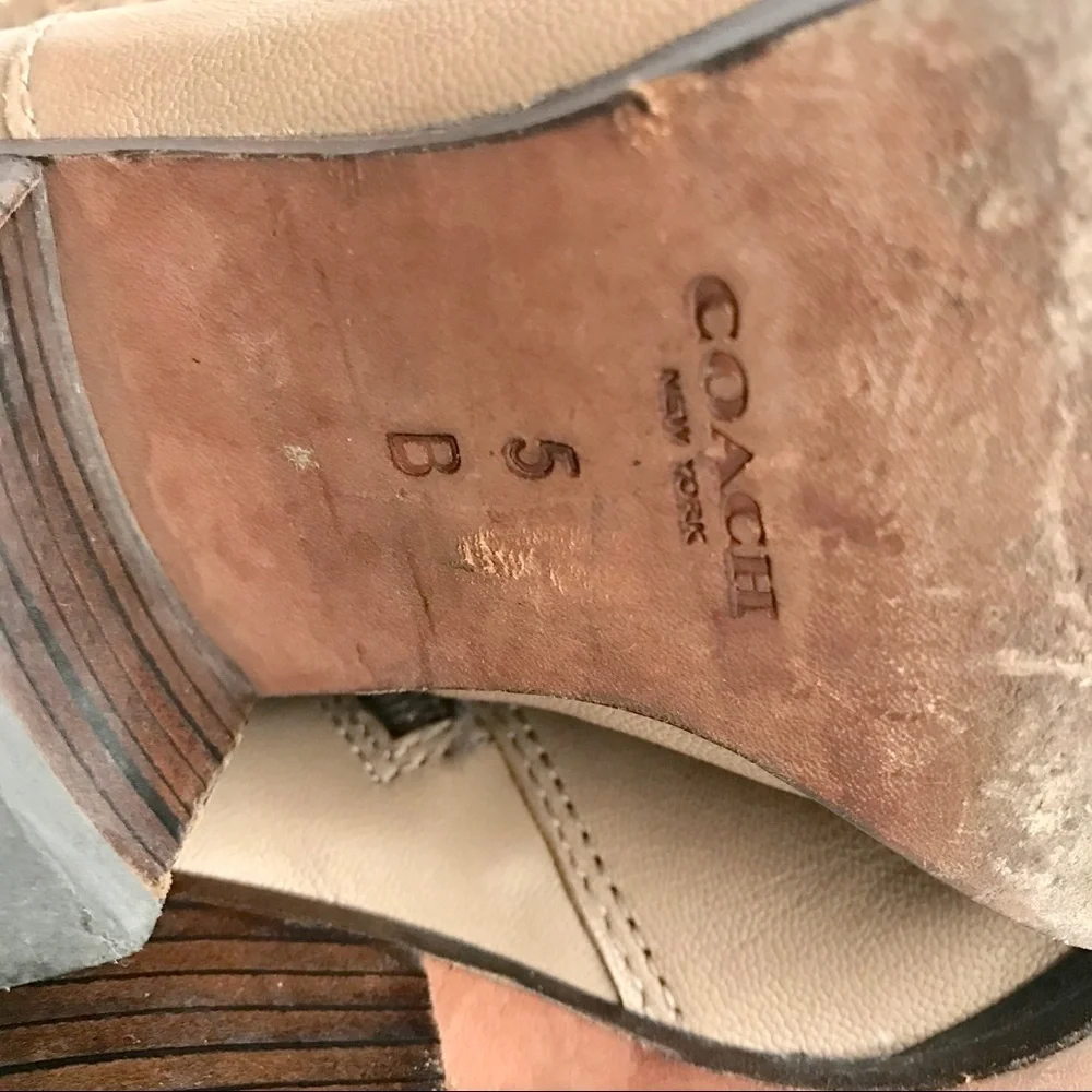 Coach EUC Beige Leather Woven Ankle Boots Size 5